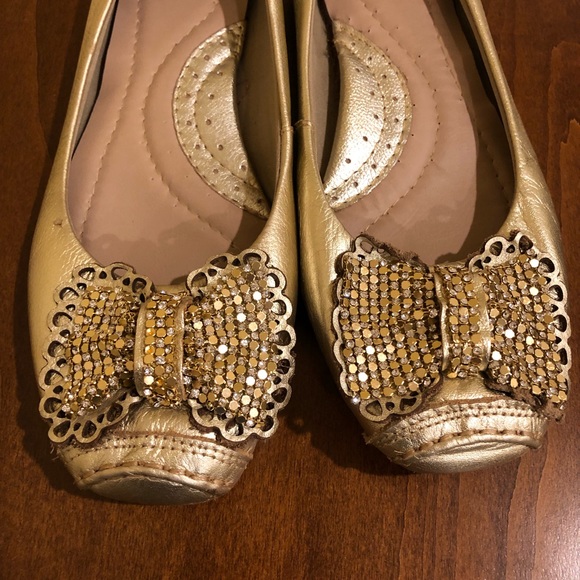 Cute gold sparkly flats - Picture 2 of 7